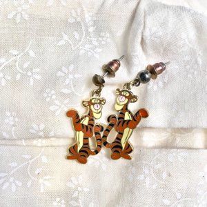 Vintage Tigger gold enamel stud dangly earrings!🌻